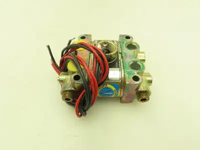 Honeywell Skinner V933DEP2075 Solenoid Valve 4-Way NC 120V 75 PSI 1/4" NPT