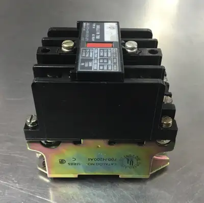USED ALLEN BRADLEY 700-N200A1