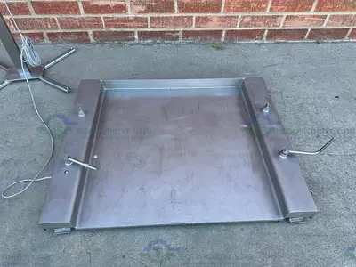 Used SARTORIUS MINEBEA INTEC IFS4-600II-I SS SCALE 1320 LBS W/ MIS2U READOUT Scales California US | Equipment Lab #1394843
