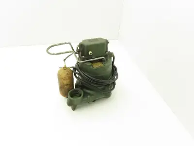 Zoeller M53-D Cast Iron Submersible Sump Pump with Float 1-1/2"npt 115V
