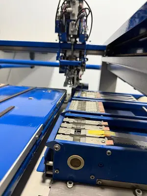 USED 2000 LCM DVC PICK-AND-PLACE MACHINE