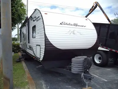 Used 2024 EDDIE BAUER _UNKNOWN_ Campers, Caravans, Motorhomes Florida US | TLC Truck & Equipment #1568894