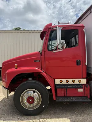 Used 2002 FREIGHTLINER FL-80 Industrial Air Handler (Trucks) Florida US | Rockwood Equipment Solutions #1464247