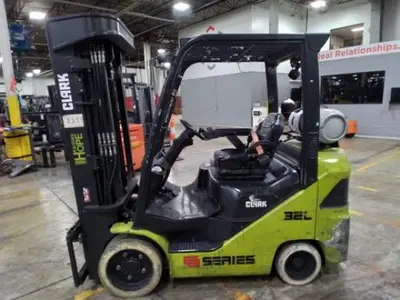 USED 2021 CLARK S32C