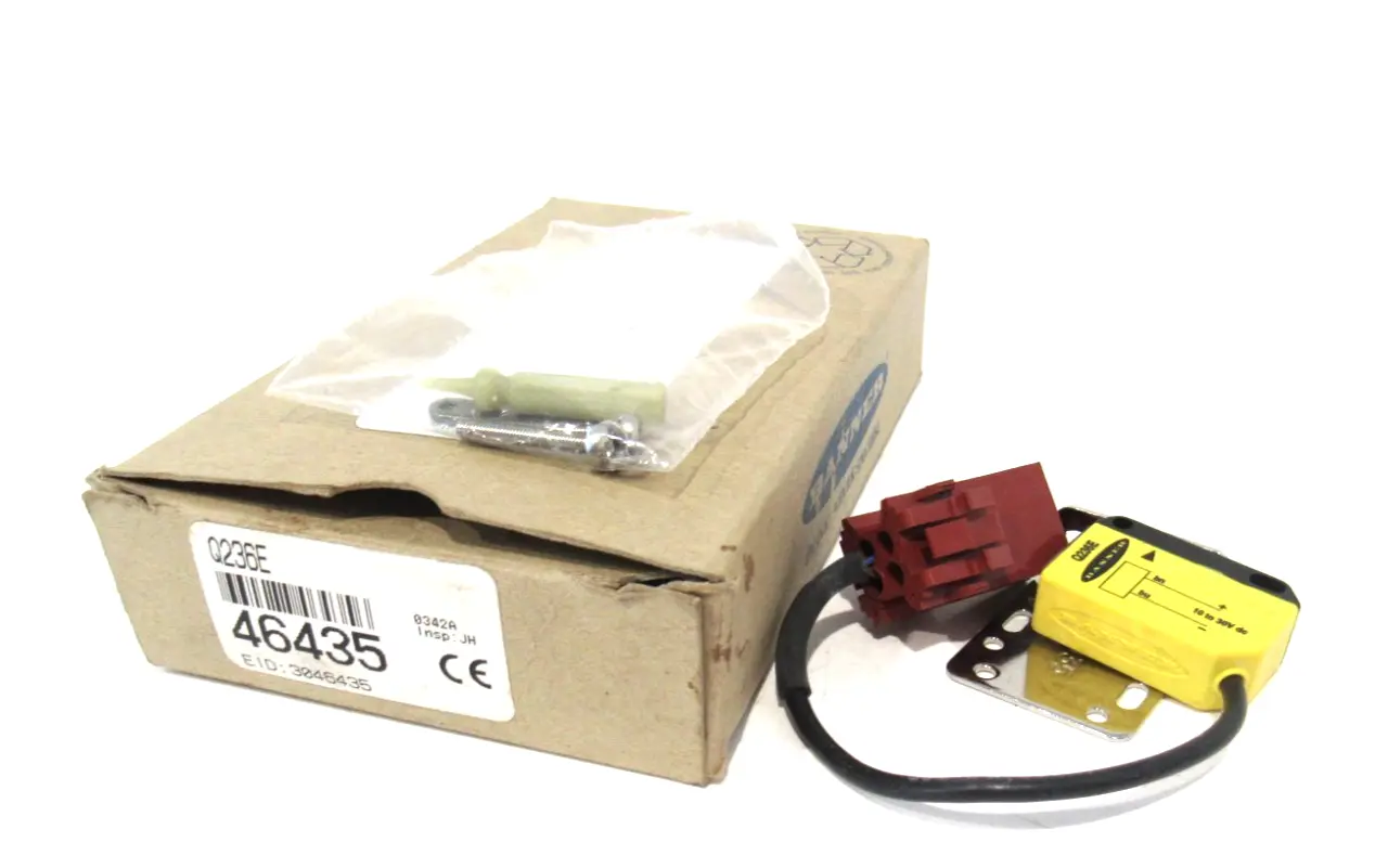 NEW BANNER ENGINEERING Q236E PHOTOELECTRIC SENSOR 46435