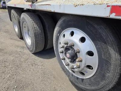 USED 2018 PETERBILT 348