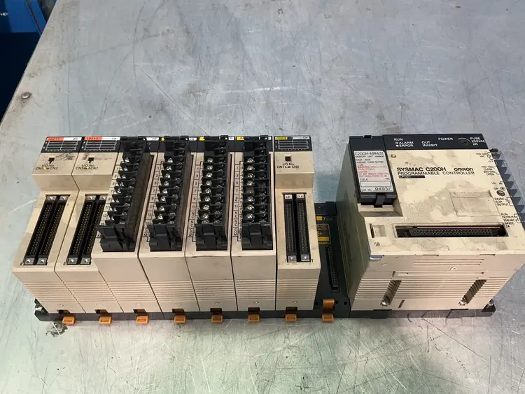 Used OMRON C200HOD219 Programmable Logic Controllers Ohio US | HGR 24 #1345396