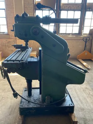 Used Abene Horizontal/Vertical Manual Mill Vertical & Horizontal Mills Quebec CA | Machineco #1256408