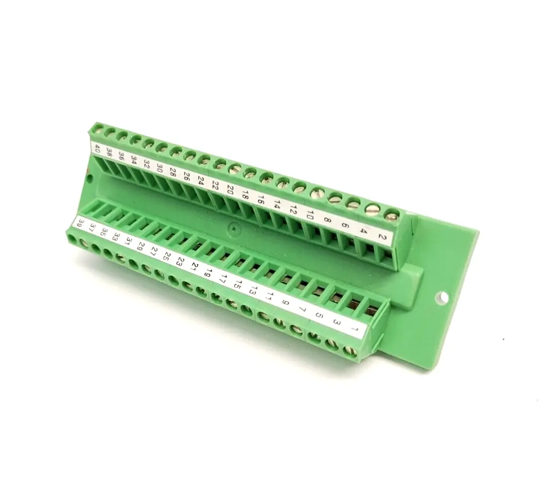 2280271,DFLK 40,Typ DFLK 40 | Phoenix Contact Typ DFLK 40 Feed-Through Interface Module 2280271 MISSING LATCH - Used