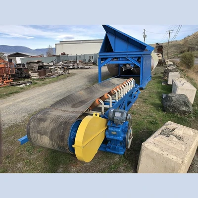 25 yard Hopper and Belt Feeder