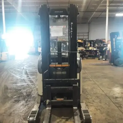 USED 2016 CROWN RR5725-45