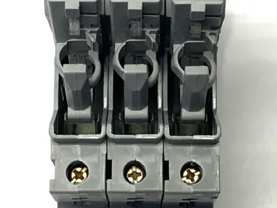 Used Bussmann Fuseholder 3-Pole 600V 30A Fuse Accessories Michigan US | Maverick Industrial Sales #1400856