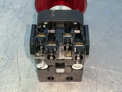 New | in-Stock ALLENBRADLEY 800TFXTQH2RA1 Relays & Switches Ohio US | HGR 24 #1326236