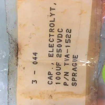 CAP. ELECTROLYT 100UF 250VDC  TVA-1522