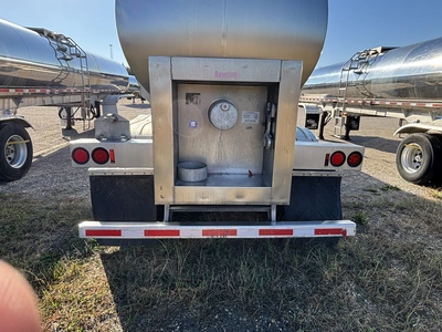 Used 2015 WALKER MILK TANKER TRAILER Liquid Supply Trailers Michigan US | Miedema Asset Management Group #1709444