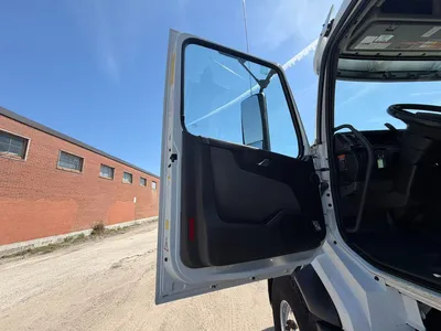 2023 VOLVO VNR300 Dump Trucks | Platinum Group (19)