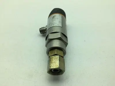 IFM Efector PY7722 Flow Sensor 1126a 1000 psi 24VDC