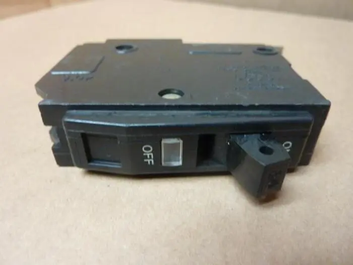 Used SQUARE D QOB130 Switchgears Michigan US | Ideal Machinery #708368