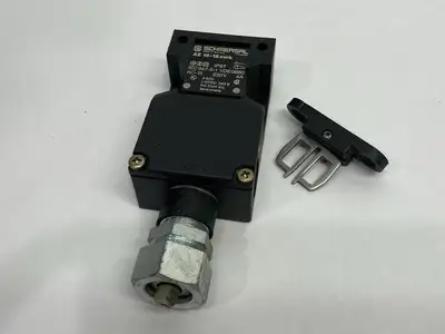 USED SCHMERSAL SAFETY INTERLOCK SWITCH & KEY 161157373
