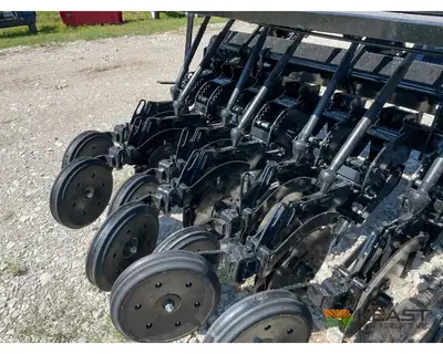 Used CRUSTBUSTER _UNKNOWN_ No-Till Drills Iowa US | Keast Enterprises #1360222