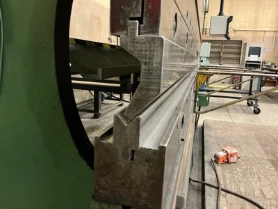 Used CINCINNATI 175CBx10ft. Press Brakes | Equipment Recovery Corp. #1330950