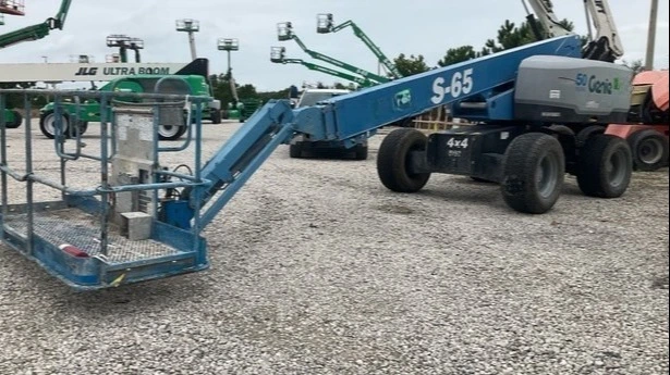USED 2017 Genie S-65