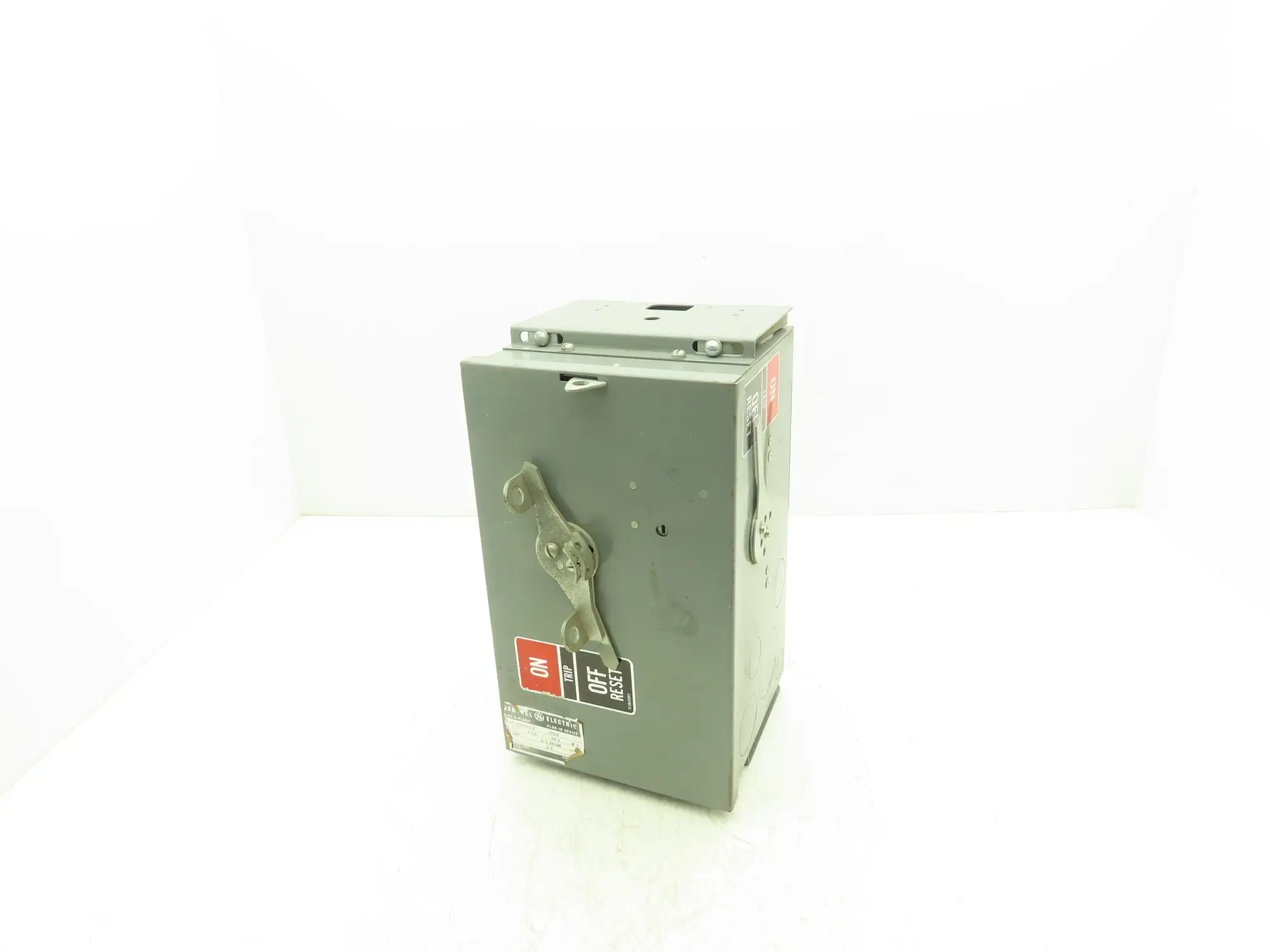 GE DFPEFA31DE 3-Pole Circuit Breaker Bus Flex-a-Plug 15A 480VAC 3Ph Plug-In