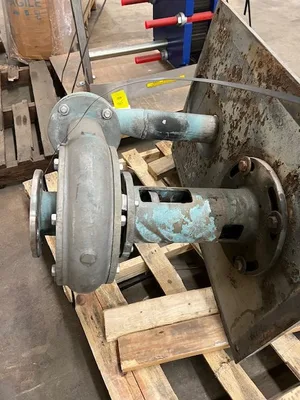 USED Gusher Pump 7550