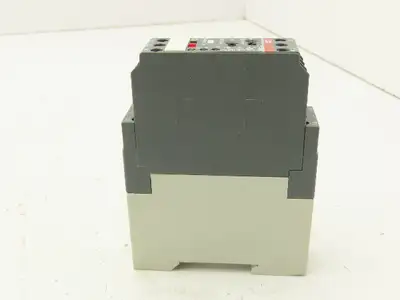 ABB 1SVR430183R0300 Timer Relay Module 110-240V