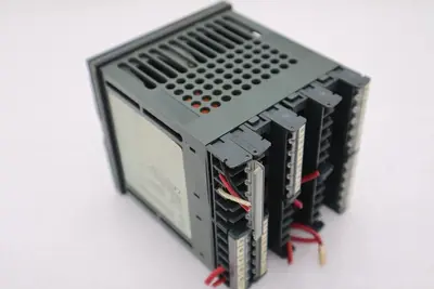 EUROTHERM 2204E TEMPERATURE CONTROLLER 2204E/VC/VH/RU/RW/XX/XX... STOCK K-396-D