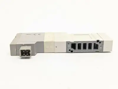 Used SMC SV1100-5FU Solenoid Valves Michigan US | Maverick Industrial Sales #1390912