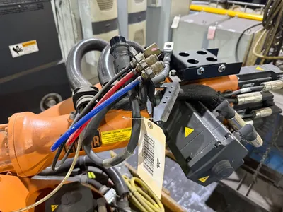 USED 2015 KUKA KR16 L6-2 + KR C4 NA