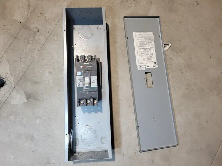 Used GENERAL ELECTRIC TF225F Circuit Breakers British Columbia CA | Lenmark #248979