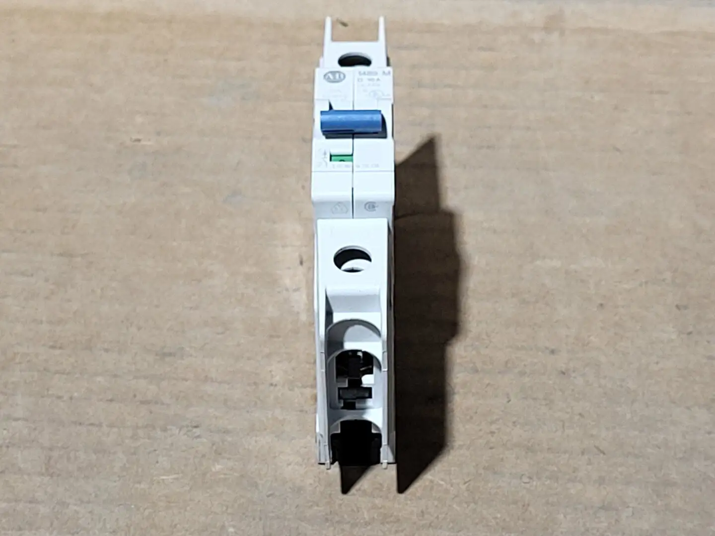 Used ALLEN-BRADLEY 1489-M1D100 Switchgears British Columbia CA | Lenmark #1438565