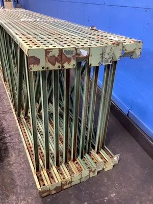 Used _UNKNOWN_ TEARDROP Pallet Racking Ohio US | HGR 24 #933794