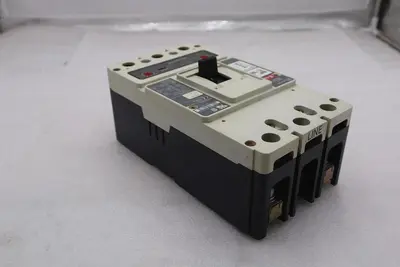CUTLER-HAMMER HM2P400X5WS10 MOTOR CIRCUIT PROTECTOR SERIES C 600VAC STOCK #3224