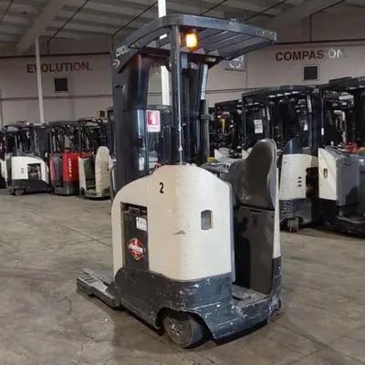 USED 2016 CROWN RR5725-45
