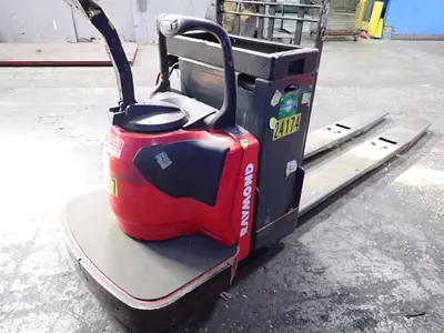 USED THE RAYMOND CORPORATION 8410