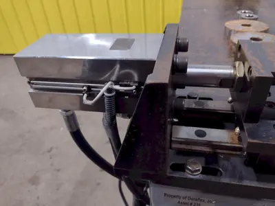 DURAFLEX MANDREL TYPE PIPE CUTTING MACHINE: STOCK #19328