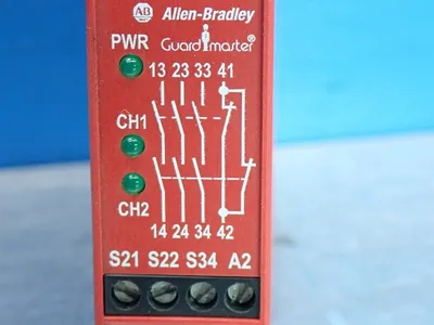 NEW ALLEN BRADLEY 440RN23126