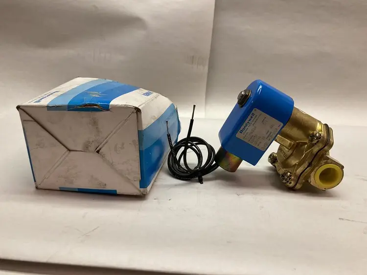 New | in-Stock HONEYWELL 703N6B1A Solenoid Valves Ohio US | Surplus Asset Holdings #1246278