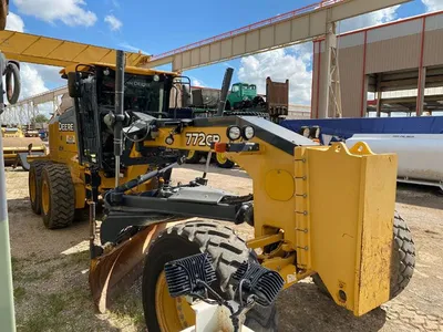 2015 John Deere 772GP