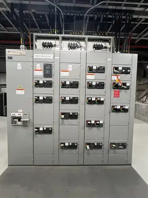 Advantage 2100 MCC, 600V, 3-Ph, 1200A, 5 Sections