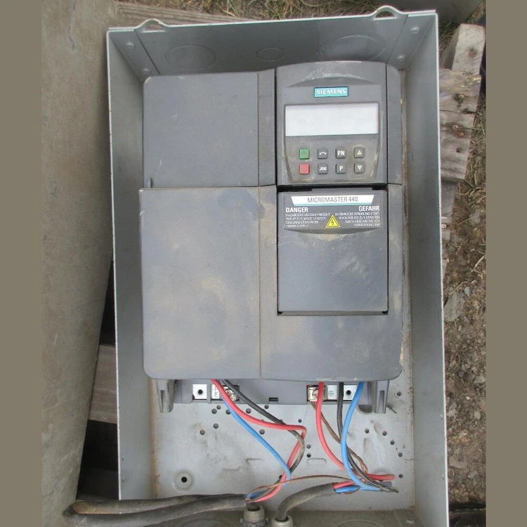Used SIEMENS MICROMASTER 440 6SE6440-2UC24-0CA1 Variable Speed Drives British Columbia CA | Savona Equipment LTD #1170007
