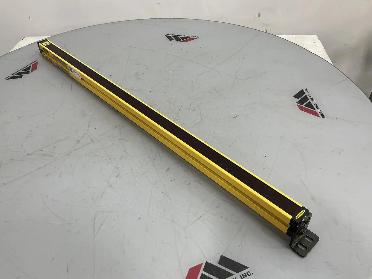 USED BANNER ENGINEERING SLSE30-900Q8