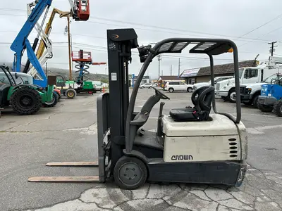Used 2005 CROWN SC4040-35 4-Wheel Sit down Electric Counterbalance Forklifts Utah US | Global Remarketing #1286008