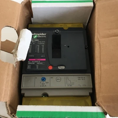 NEW SCHNEIDER LV429677