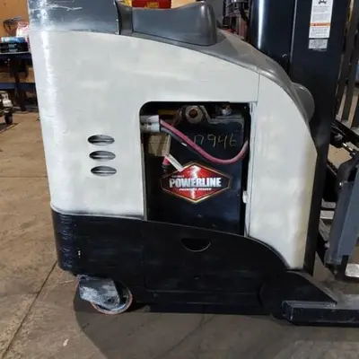 USED 2019 CROWN RR5725-45