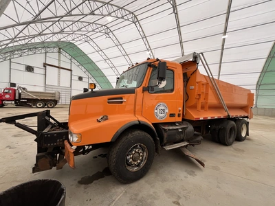 Used 2003 VOLVO VHD 6X4 Dump trucks Michigan US | Miedema Asset Management Group #1414286