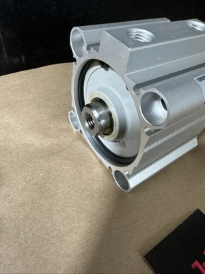 NEW SMC CDQ2B63-25DCZ